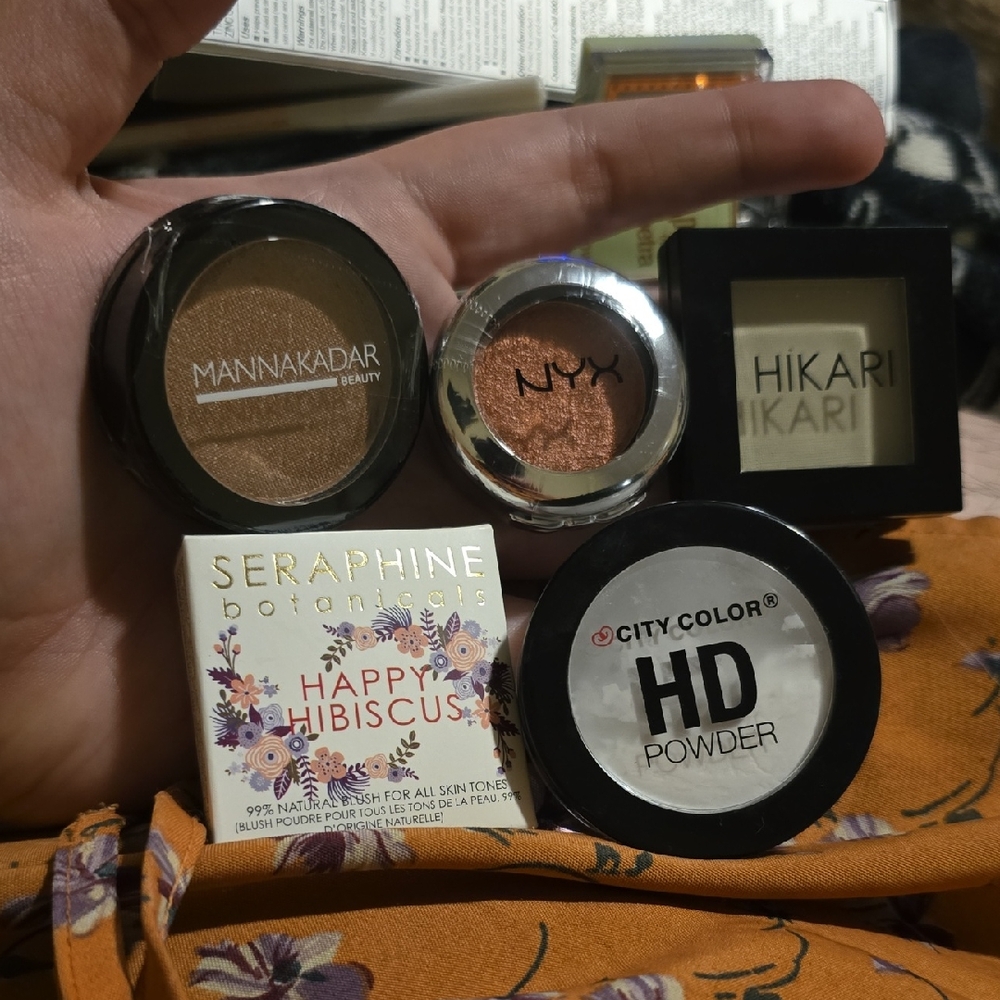 Blush/shadow Bundle!